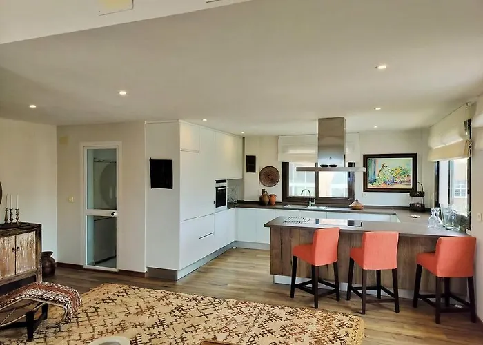 Lovely Seaside Luxury Penthouse